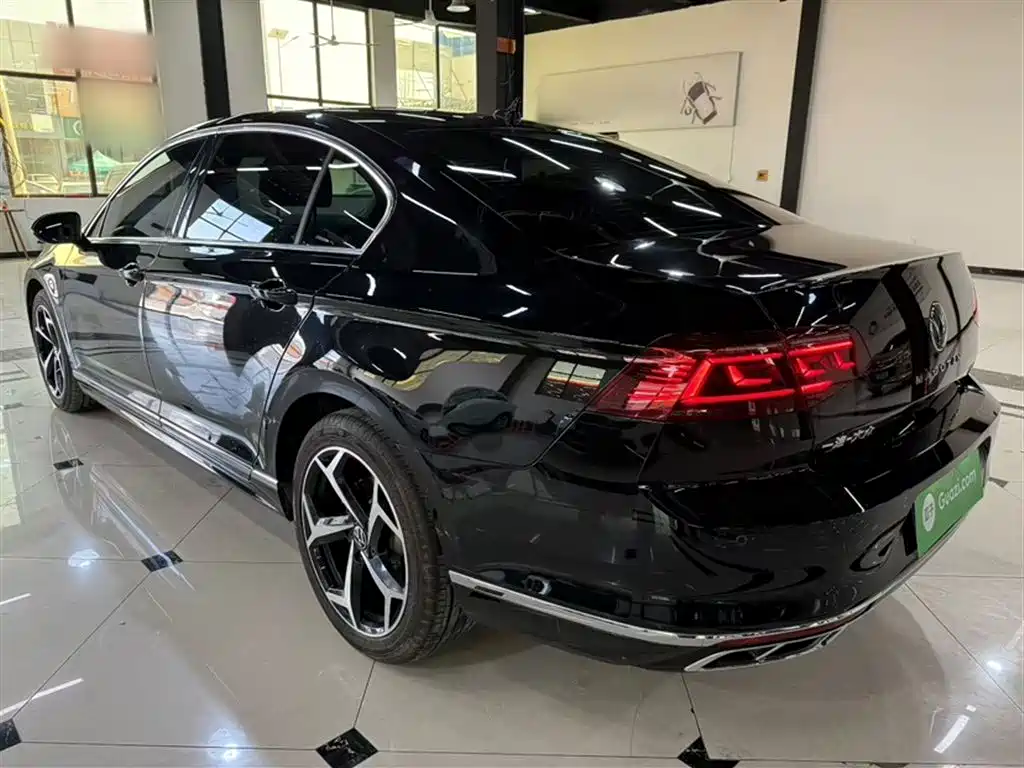 Magotan 2023 2 million commemorative edition 330TSI DSG leading model купить на сайте DeffCars