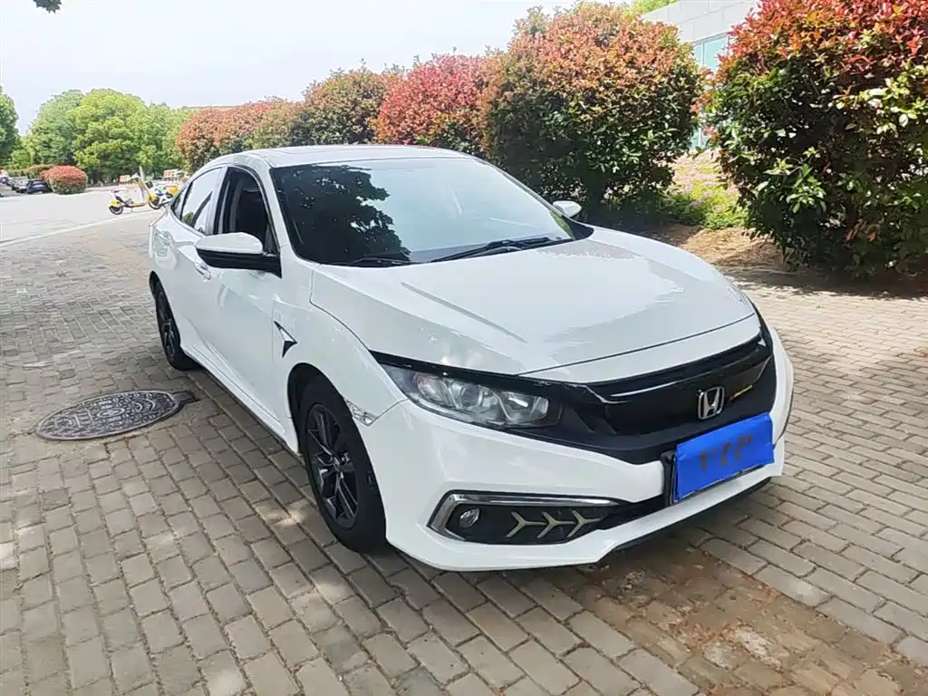 Civic 2019 220TURBO CVT Dynamic Edition National VI купить на сайте DeffCars