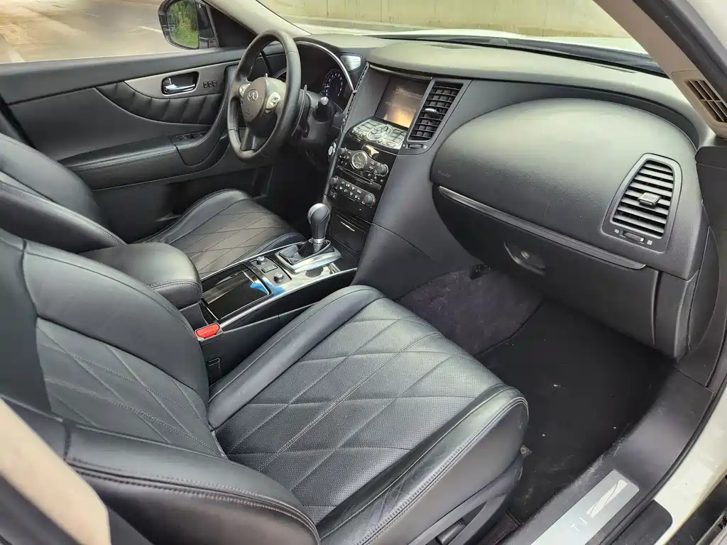 Infiniti QX70 2015 3.7L Ultimate Edition купить на сайте DeffCars