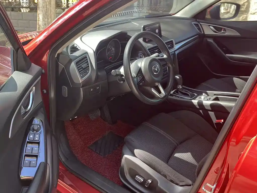 Mazda3 Angkesela 2019 Cloud Control Edition Hatchback 1.5L Automatic Luxury Type National V купить на сайте DeffCars