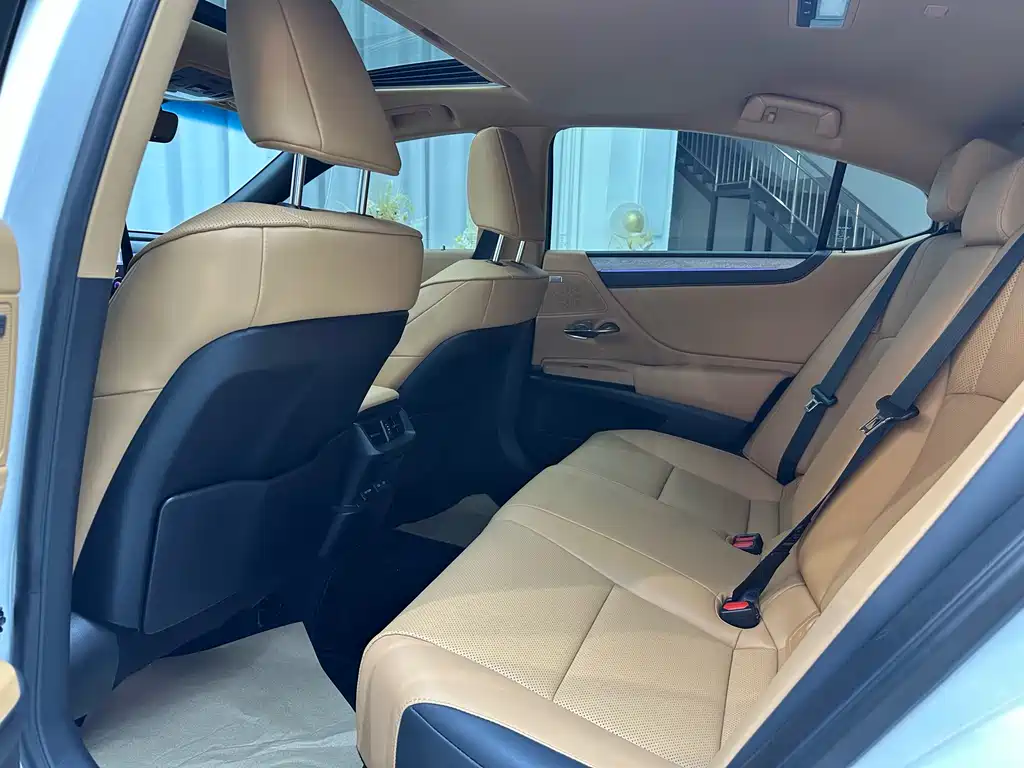 Lexus ES 2025 200 Premium Edition купить на сайте DeffCars