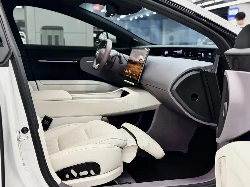 Avita 12 2025 Max extended range version купить на сайте DeffCars