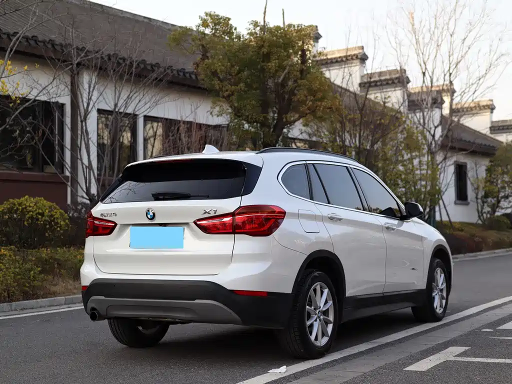BMW X1 2016 sDrive18Li Fashion Model купить на сайте DeffCars