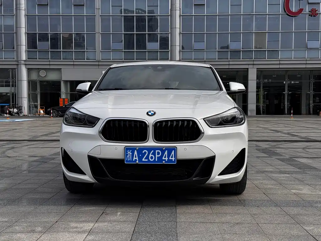 BMW X2 2021 sDrive25i leading M sports package купить на сайте DeffCars