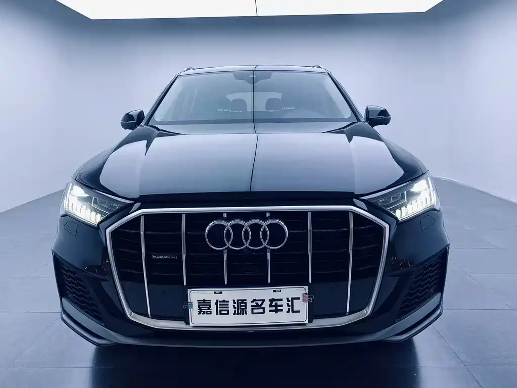 Audi Q7 2021 55 TFSI quattro S line sports version купить на сайте DeffCars