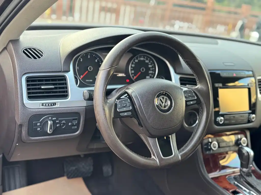 Touareg 2011 3.0TDI diesel standard model купить на сайте DeffCars