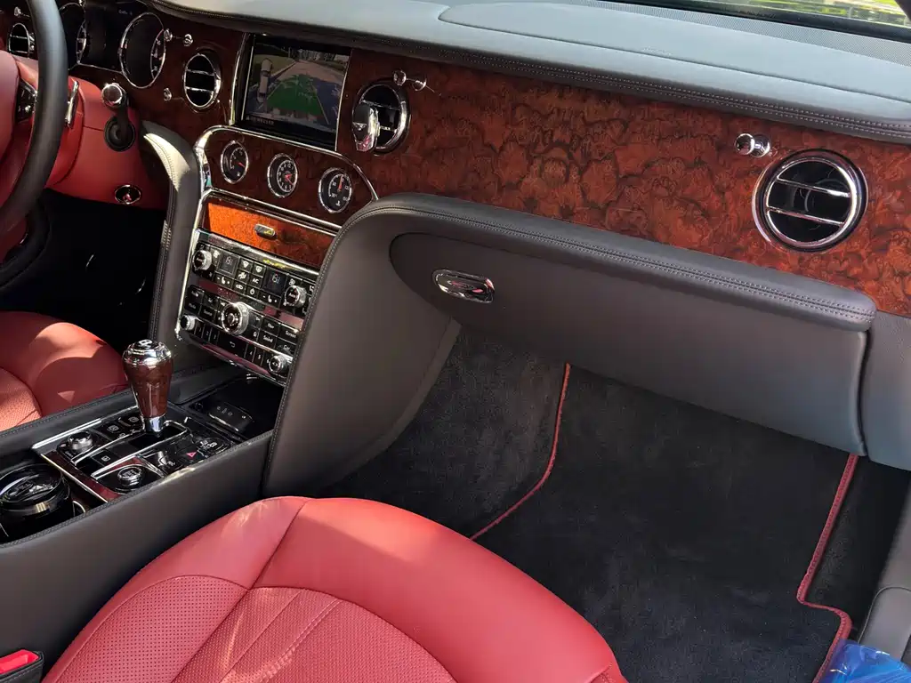 Mulsanne 2017 6.8T long wheelbase version купить на сайте DeffCars