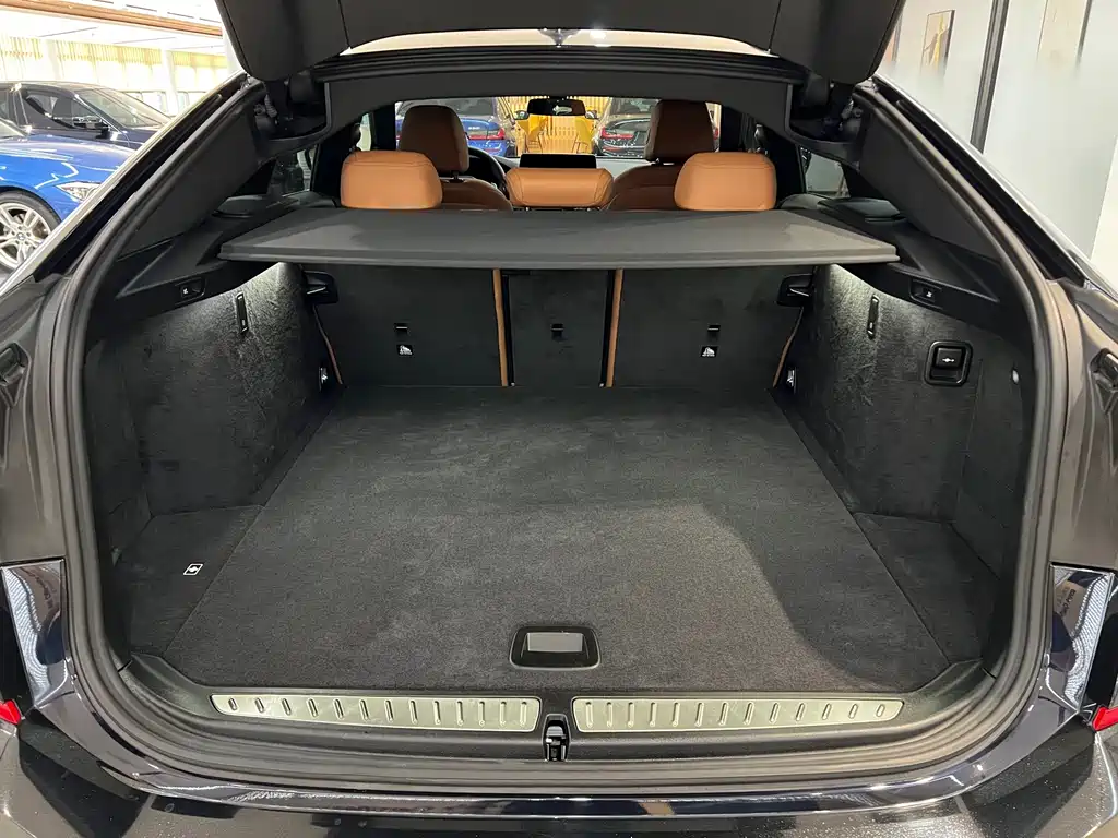 BMW 6 Series GT 2024 630i M Sport Bundle купить на сайте DeffCars