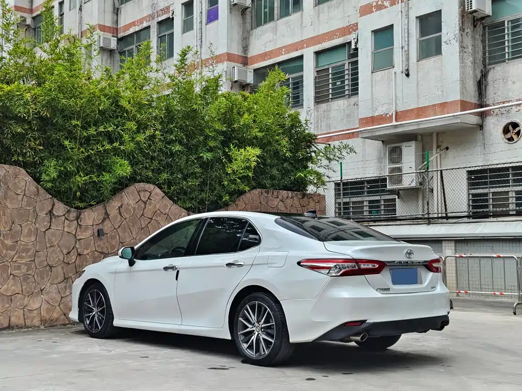 Camry 2021 2.5G Deluxe Edition купить на сайте DeffCars