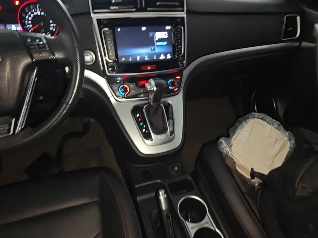 HAVAL M6 2017款 1.5T 自动两驱精英型 купить на сайте DeffCars