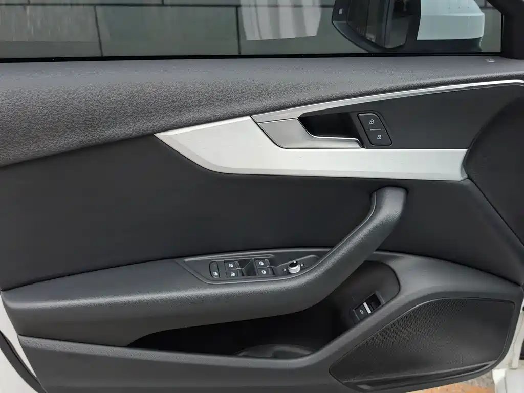 Audi A4L 2020 40 TFSI Fashionable and Dynamic купить на сайте DeffCars