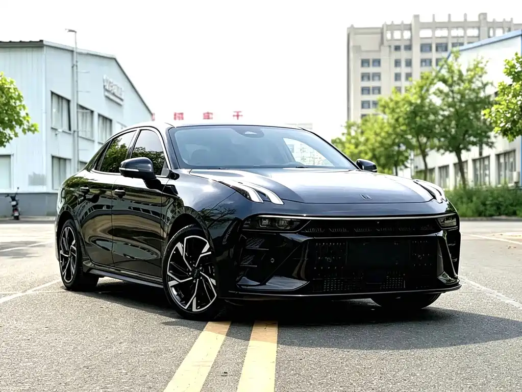 Lynk & Co 03 2023 2.0TD DCT Pro купить на сайте DeffCars