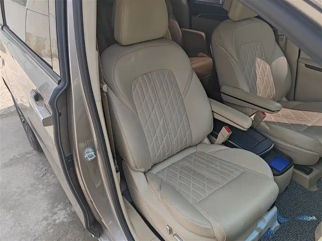 Buick GL8 2023 ES Lu Zun flagship model купить на сайте DeffCars