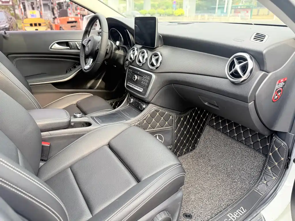 Mercedes-Benz GLA 2017 GLA 200 Dynamic купить на сайте DeffCars