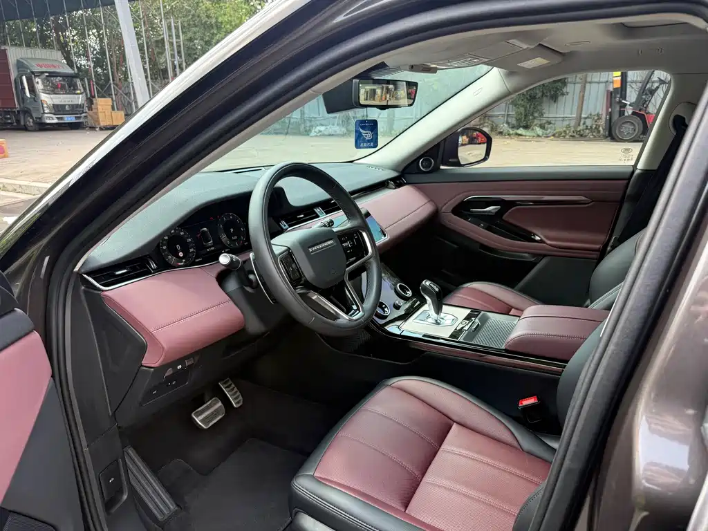 Range Rover Evoque 2023 Evoque L 249PS Deluxe Edition купить на сайте DeffCars