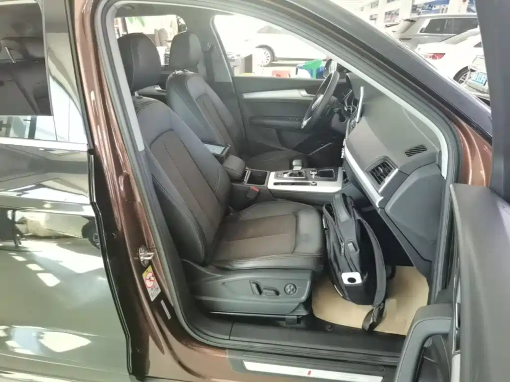 Audi Q5L 2018 40 TFSI enjoys fashionable style, National V купить на сайте DeffCars