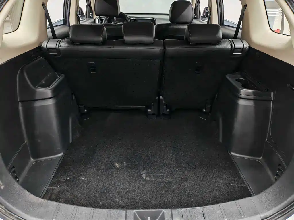 Outlander 2018 2.0L 2WD Honor Edition 5 seats купить на сайте DeffCars