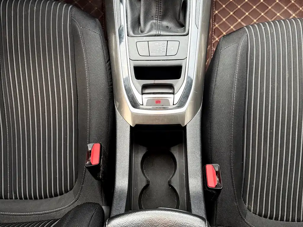 Peugeot 408 2015 1.2T automatic luxury version купить на сайте DeffCars