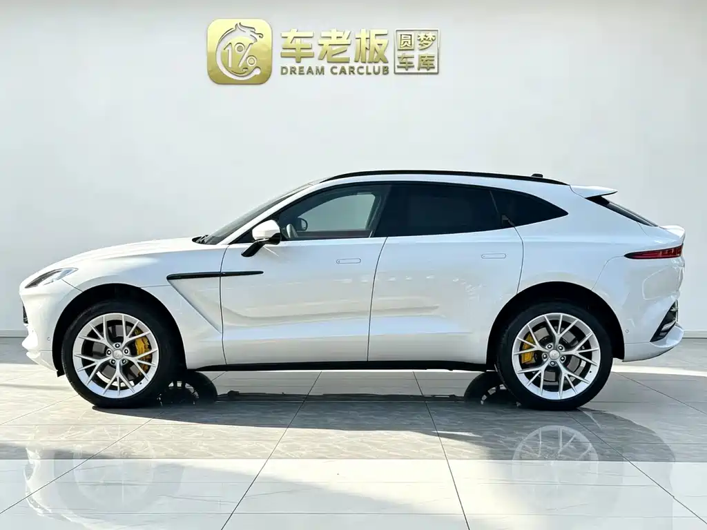 Aston Martin DBX 2020 4.0T V8 купить на сайте DeffCars
