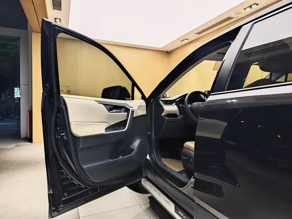 RAV4 Rongfang 2020 2.0L CVT two-wheel drive fashion version купить на сайте DeffCars