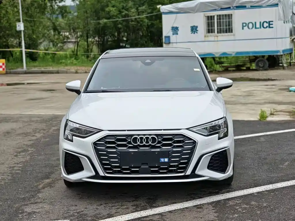 Audi A3 2023 A3L Limousine 35 TFSI Fashionable and Sporty купить на сайте DeffCars