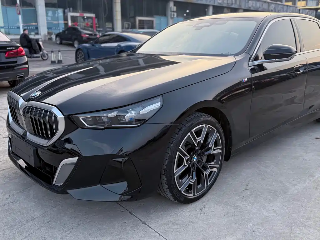 BMW 5 Series 2024 530Li Exclusive M Sports Package купить на сайте DeffCars