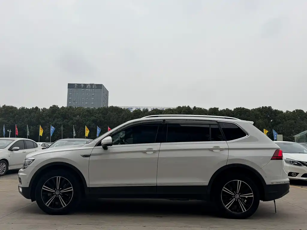 Tiguan L 2018 330TSI automatic two-wheel drive flagship version купить на сайте DeffCars