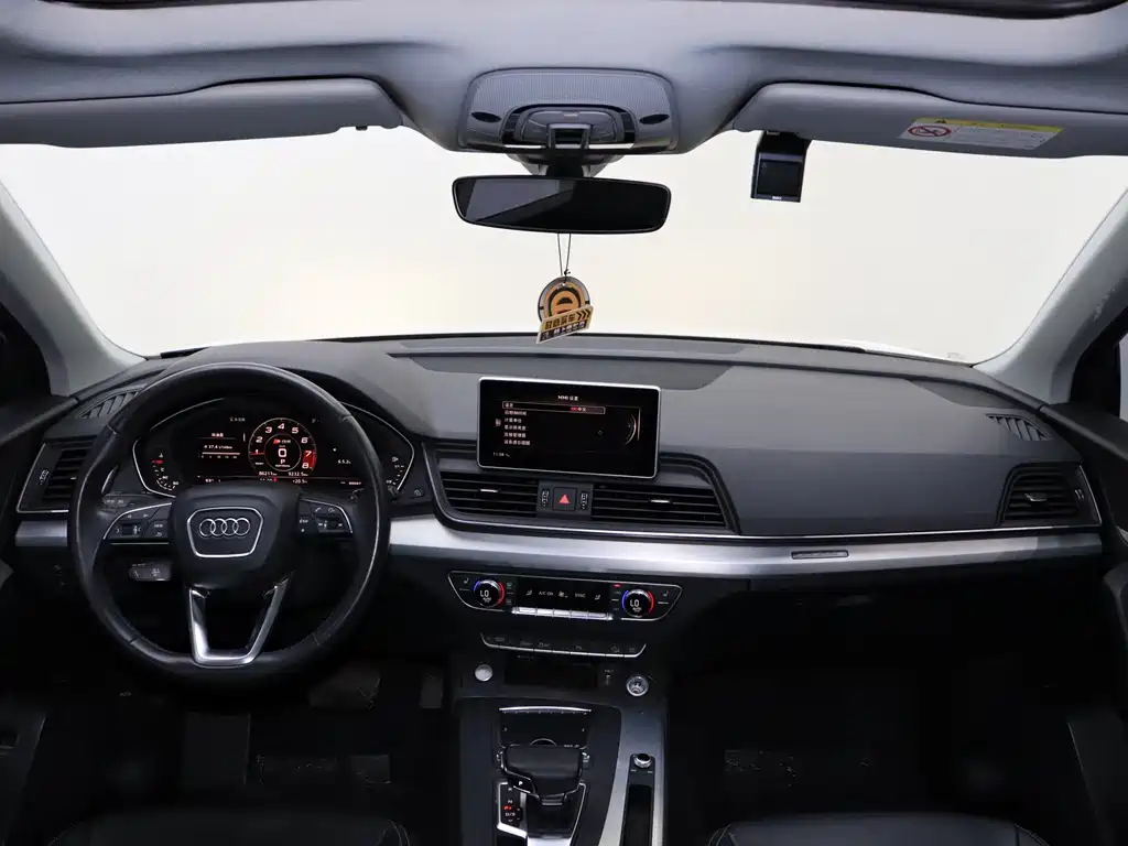 Audi Q5L 2020 40 TFSI enjoys fashionable style купить на сайте DeffCars