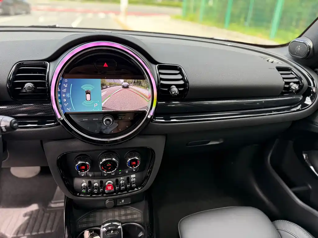 MINI CLUBMAN 2023 facelift 2.0T COOPER S Connoisseur купить на сайте DeffCars