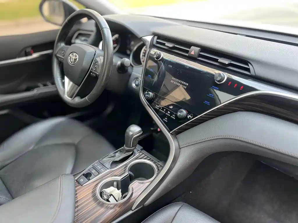 Camry 2019 2.5G Deluxe Edition National VI купить на сайте DeffCars