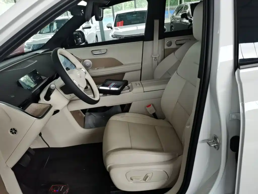 Platinum 3X 2025 520 Pro купить на сайте DeffCars