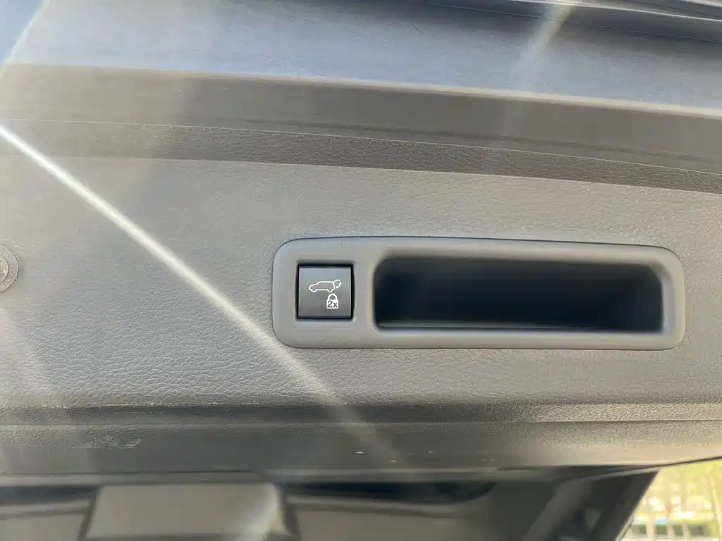 SIENNA 2021 2.5L Hybrid Premium Edition купить на сайте DeffCars