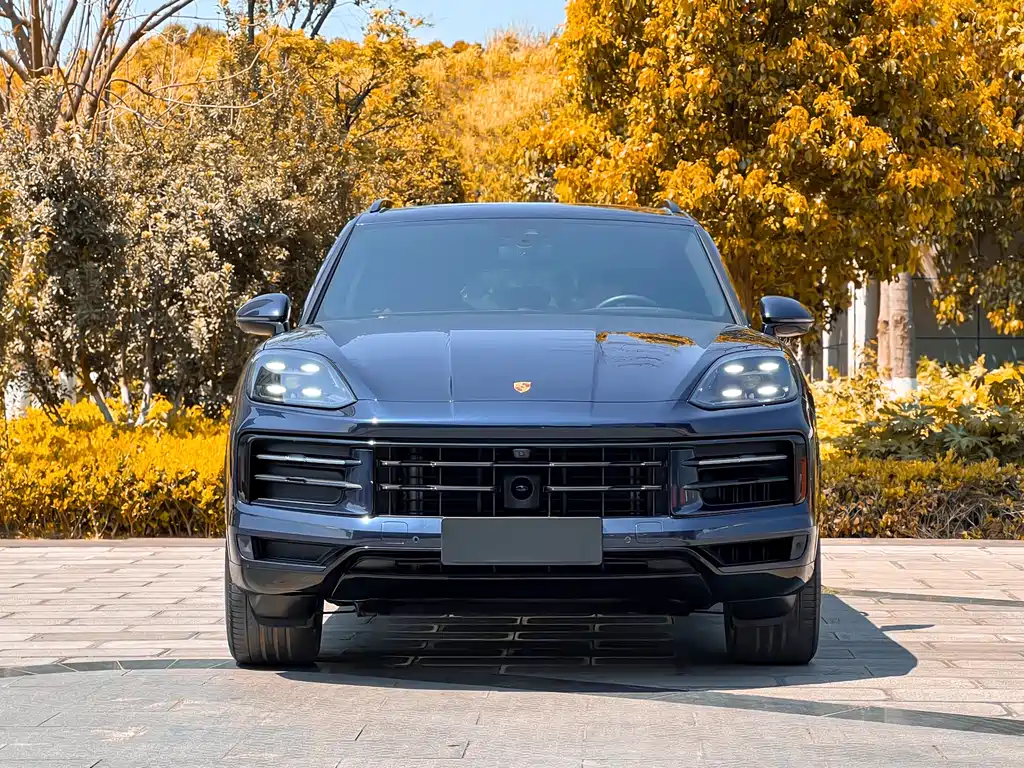 Cayenne New Energy 2024 Cayenne E-Hybrid 2.0T купить на сайте DeffCars