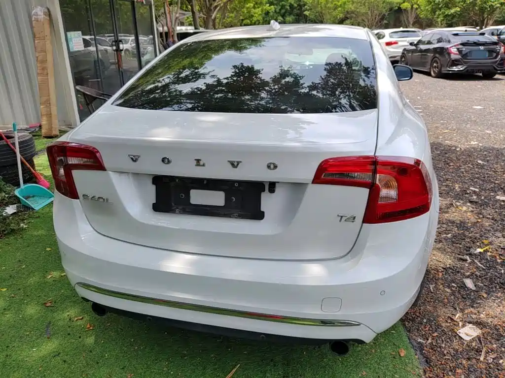 Volvo S60 2018 S60L T4 Zhiyuan Edition купить на сайте DeffCars