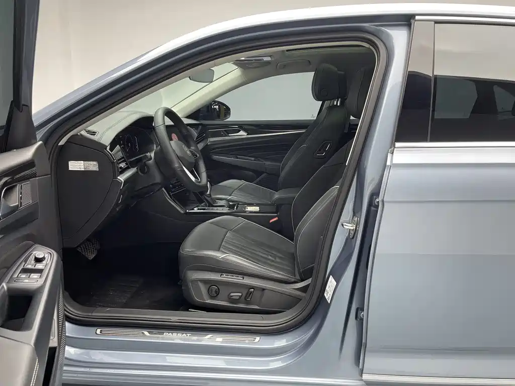 Passat 2022 330TSI Deluxe Edition купить на сайте DeffCars