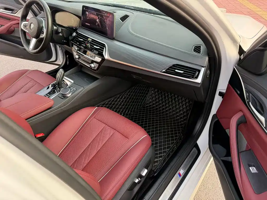 BMW 5 Series 2021 530Li Leading M Sports Package купить на сайте DeffCars