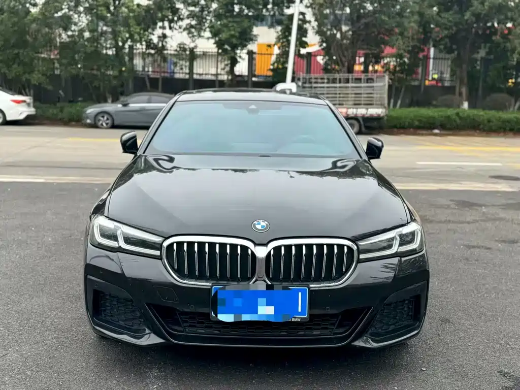 BMW 5 Series 2022 530Li xDrive M Sports Package купить на сайте DeffCars