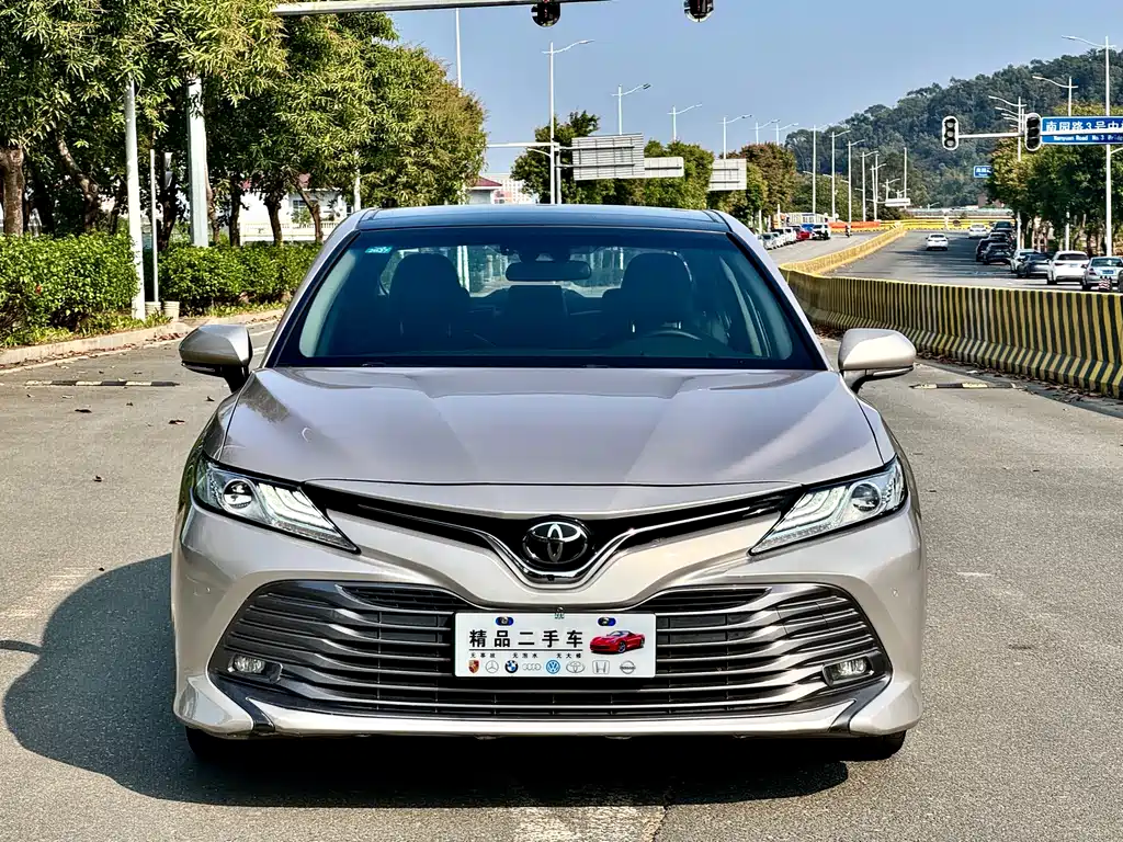 Camry 2019 2.5G Deluxe Edition National VI купить на сайте DeffCars