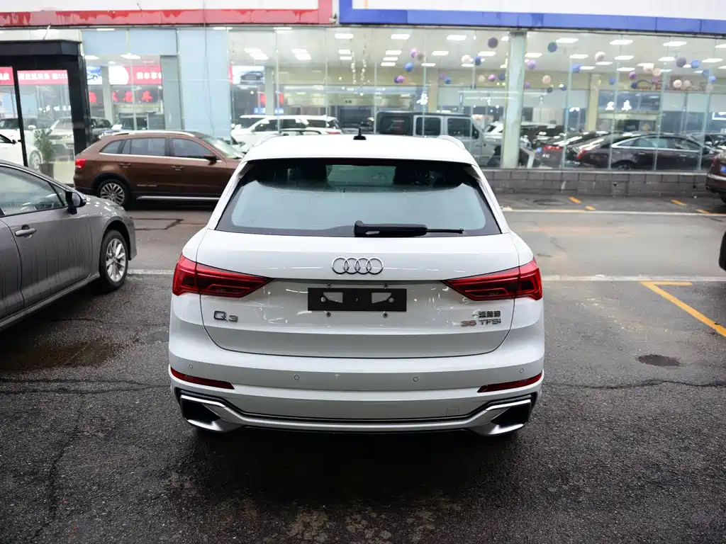 Audi Q3 2023 35 TFSI aggressive and dynamic model (1.5T) купить на сайте DeffCars