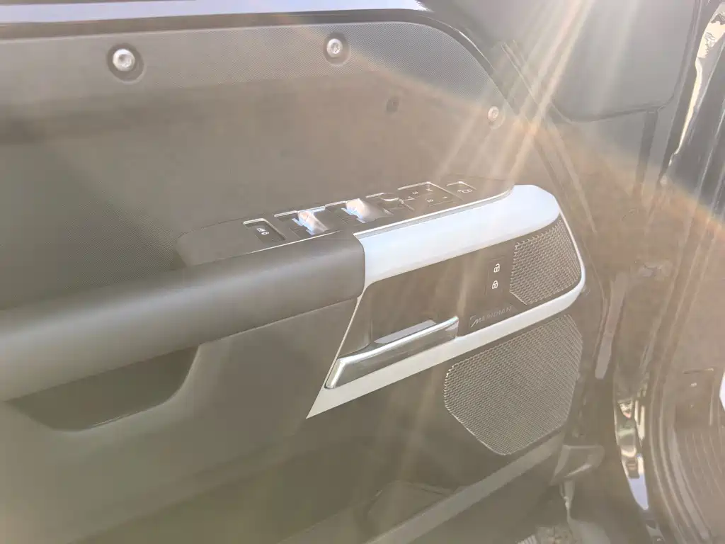 Land Rover Defender 2020 110 P400 HSE купить на сайте DeffCars