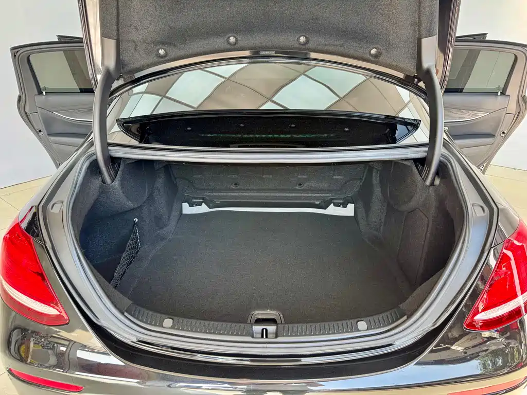 Mercedes-Benz E-Class 2016 E 200 L Sports купить на сайте DeffCars