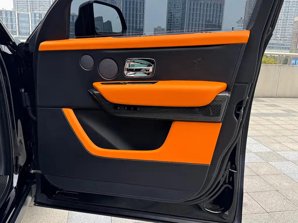 Cullinan 2020 Black Badge купить на сайте DeffCars