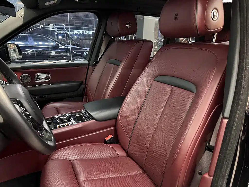 Cullinan 2018 five-seater version купить на сайте DeffCars