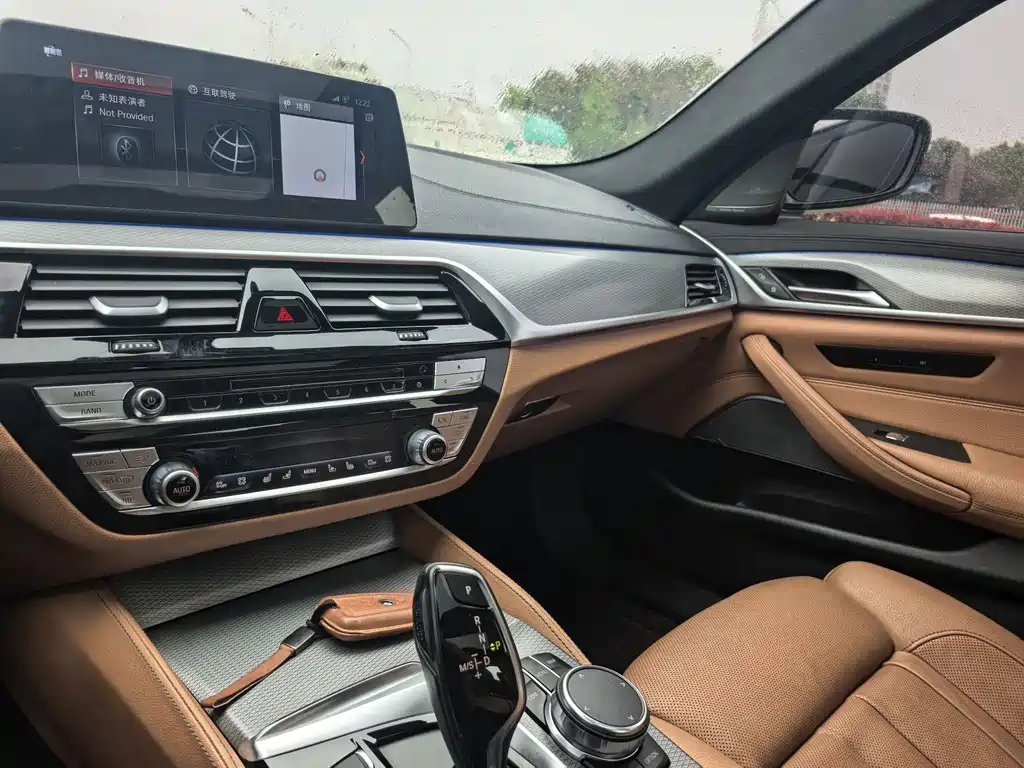 BMW 5 Series 2018 facelift 530Li Exclusive M Sports Package купить на сайте DeffCars