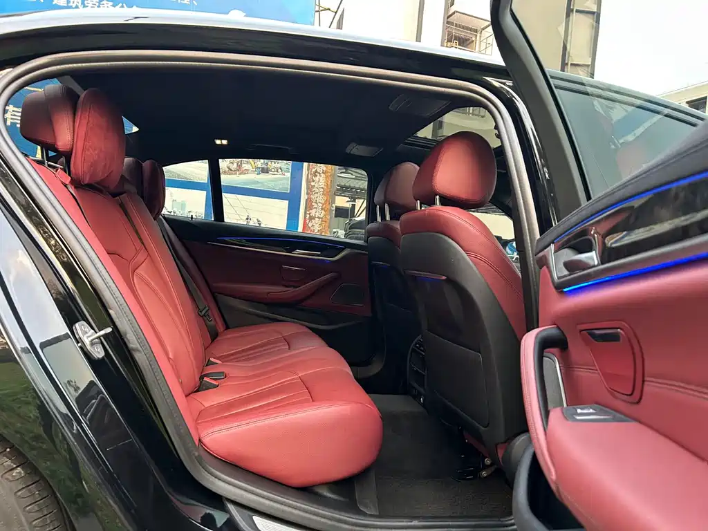 BMW 5 Series 2019 530Li Leading M Sports Package купить на сайте DeffCars