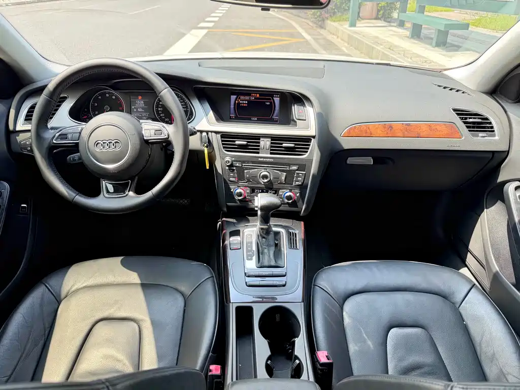 Audi A4L 2015 35 TFSI automatic comfort type купить на сайте DeffCars