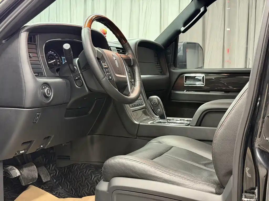 Navigator 2016 3.5T AWD купить на сайте DeffCars