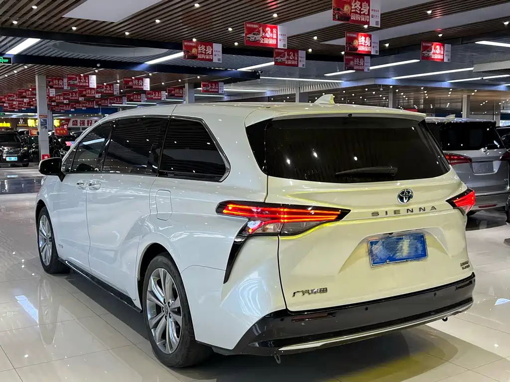 SIENNA 2023 2.5L Hybrid Premium Edition купить на сайте DeffCars