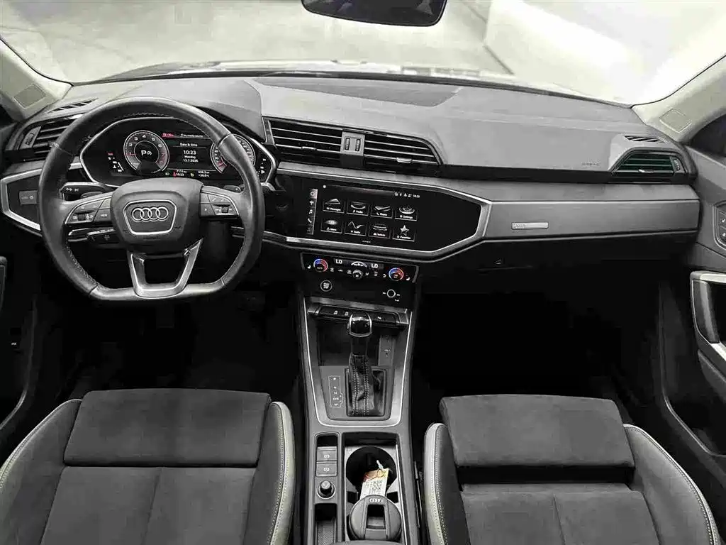 Audi Q3 2023 35 TFSI Stylish Dynamic (1.4T) купить на сайте DeffCars