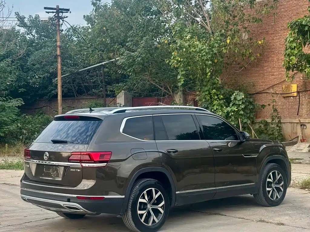 Touron 2017 330TSI two-wheel drive luxury version купить на сайте DeffCars